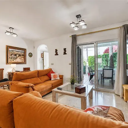 بيت للعطل 3160 Elegant Seafront House ماربيا