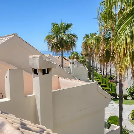 بيت للعطل 3160 Elegant Seafront House ماربيا