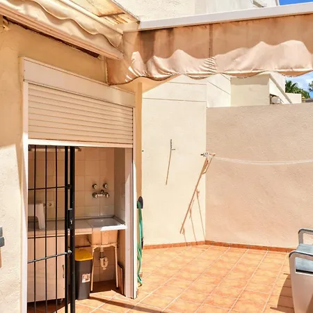 بيت للعطل 3160 Elegant Seafront House ماربيا