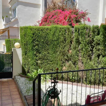 3160 Elegant Seafront House